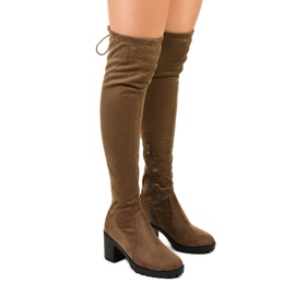 Mokkanahka Hekranin khaki -pylväässä vihreä