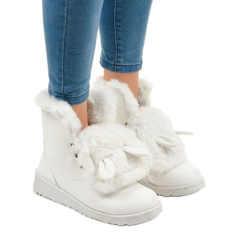 Valkoiset eristetyt saappaat Alrindralta valkoinen