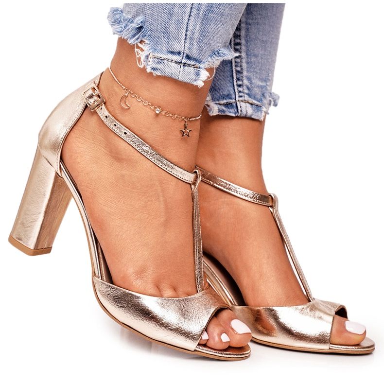 Nahkasandaalit baarissa Laura Messi 1916 Golden kultainen