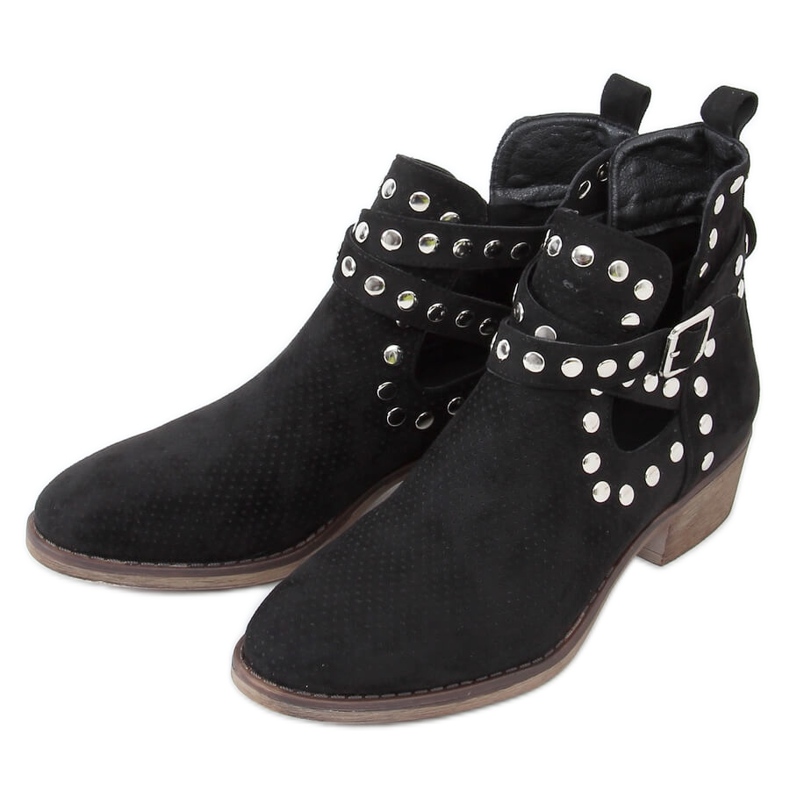 Saappaat leikattu mustilla nastoilla NS196P Musta