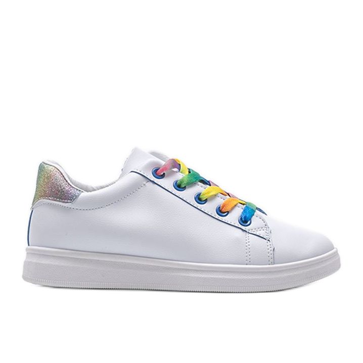 Valkoiset lenkkarit Madisonilta valkoinen