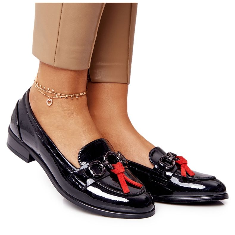 Tyylikkäät naisten lenkkarit Vinceza 10585 lakattu musta punainen