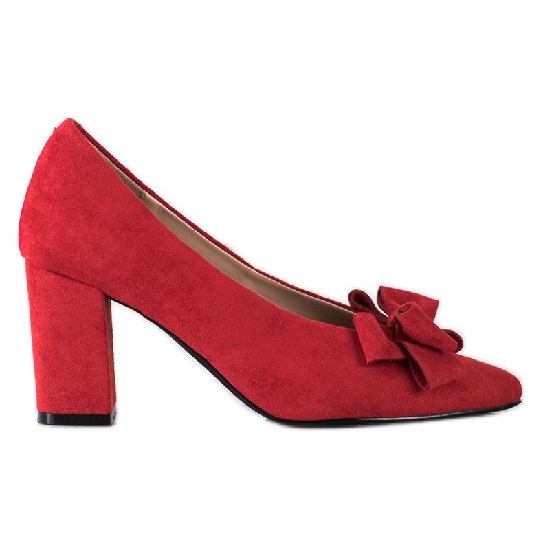 Punaiset pumput Vinceza-rusetilla punainen