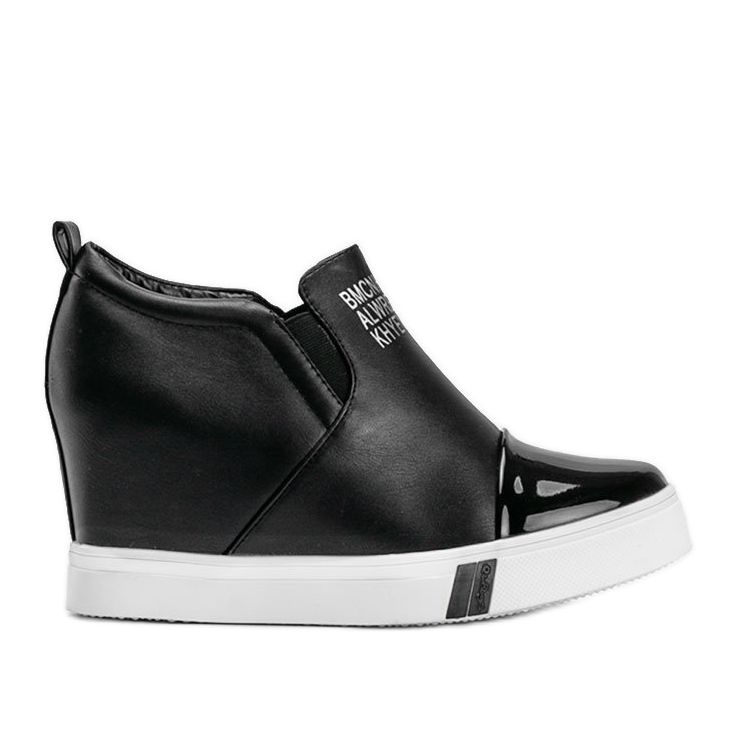 Naisten mustat lenkkarit Caroline -merkinnöillä