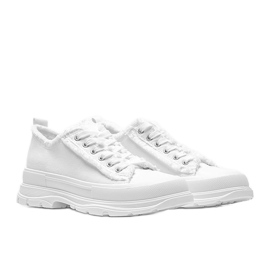 Valkoiset lenkkarit paksulla Makennan pohjalla valkoinen