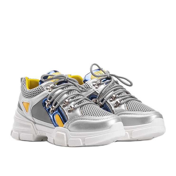 Karla harmaat urheilutossut