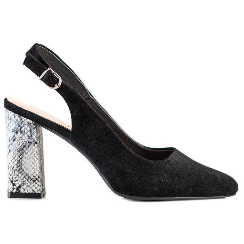 Pumput baarissa Sergio Leone musta