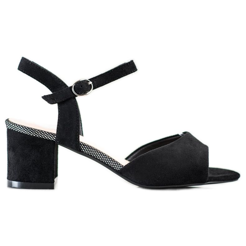 Mustat sandaalit baarissa Sergio Leone