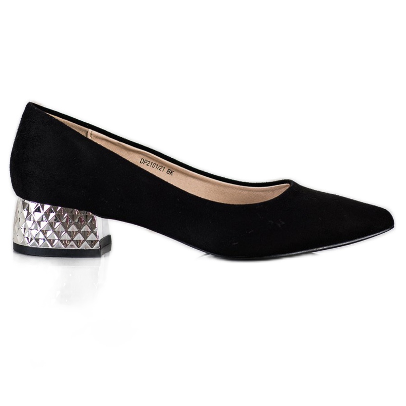 Filippo Mustat pumput kultaisella kantapäällä