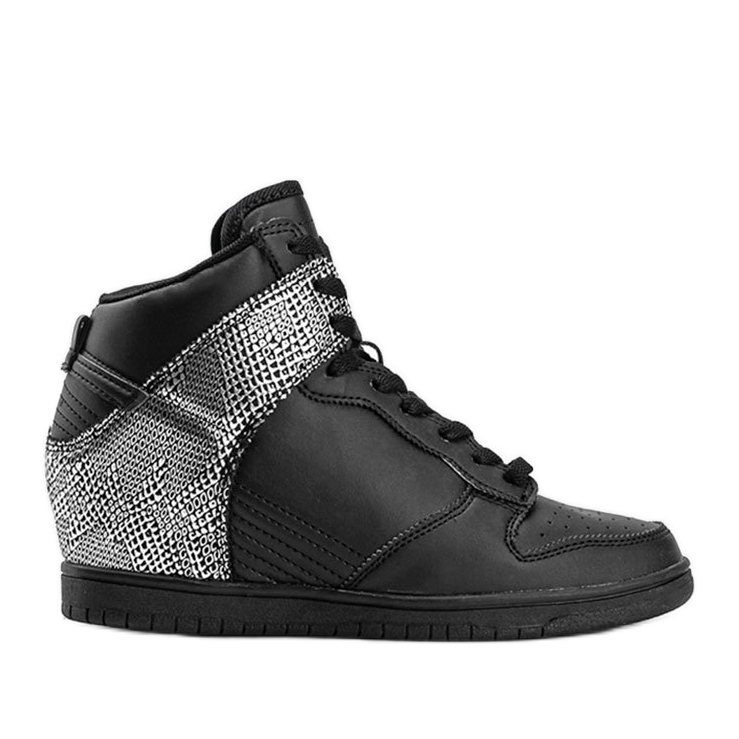 Mustat nilkkurit, joissa on eläinkuvio