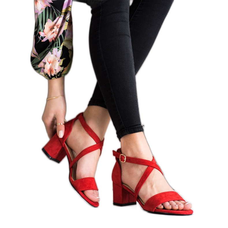 Sandaalit, joissa on Sergio Leone -raidat punainen