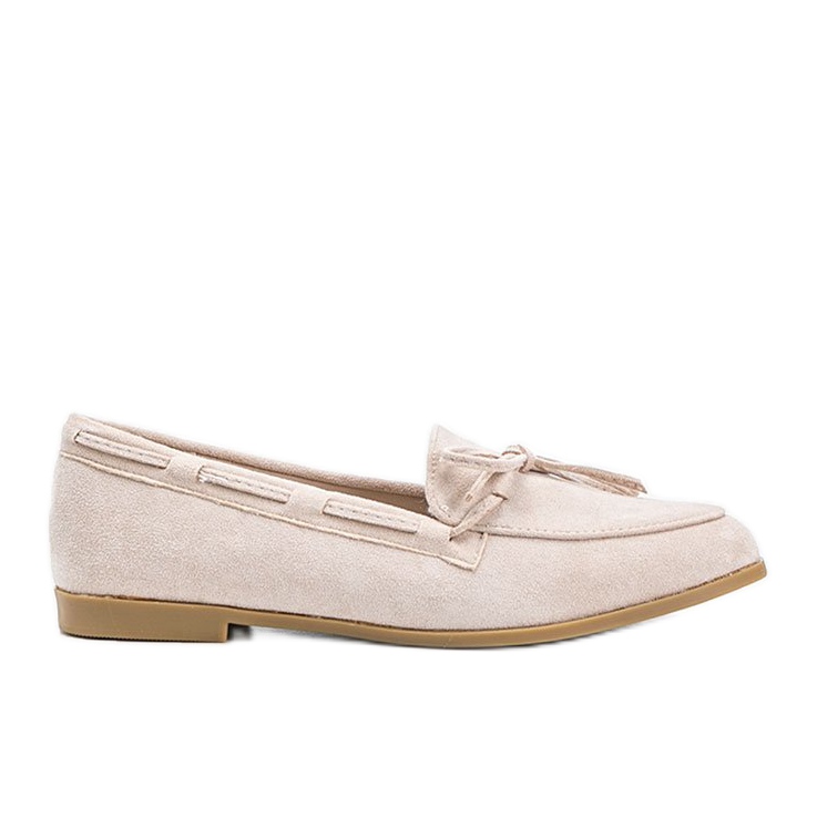 Beige mokkasiinit, jotka on valmistettu Kierra-ekologisesta mokkasta