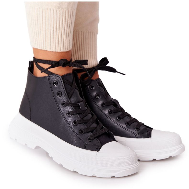 Naisten mustat Trissy -nahkakengät suurella pohjalla