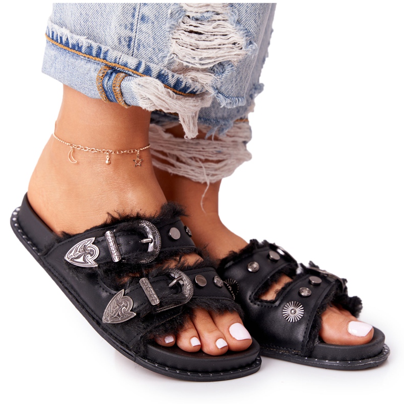 PS1 Tossut, joissa soljet ja turkis Musta Lydia