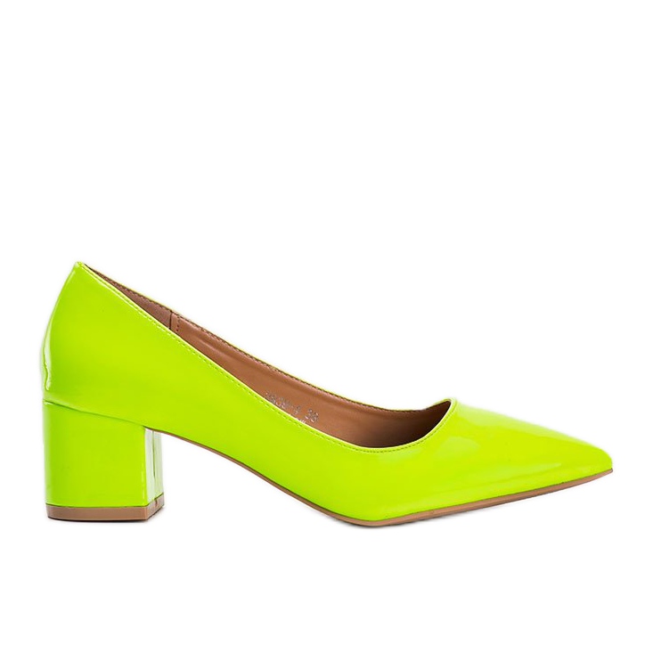 Keltaiset pumput lakattu Eden -lohkoon keltainen