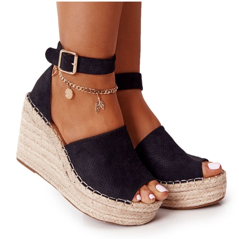 MSMG Mustat Makenna Wedge -sandaalit punoksilla