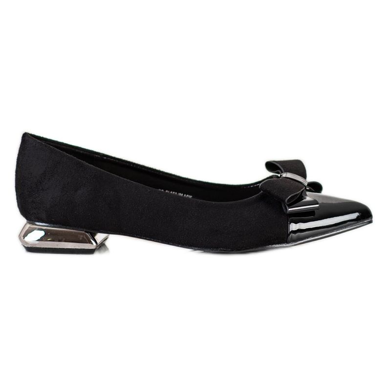 Goodin Pumput jousella musta