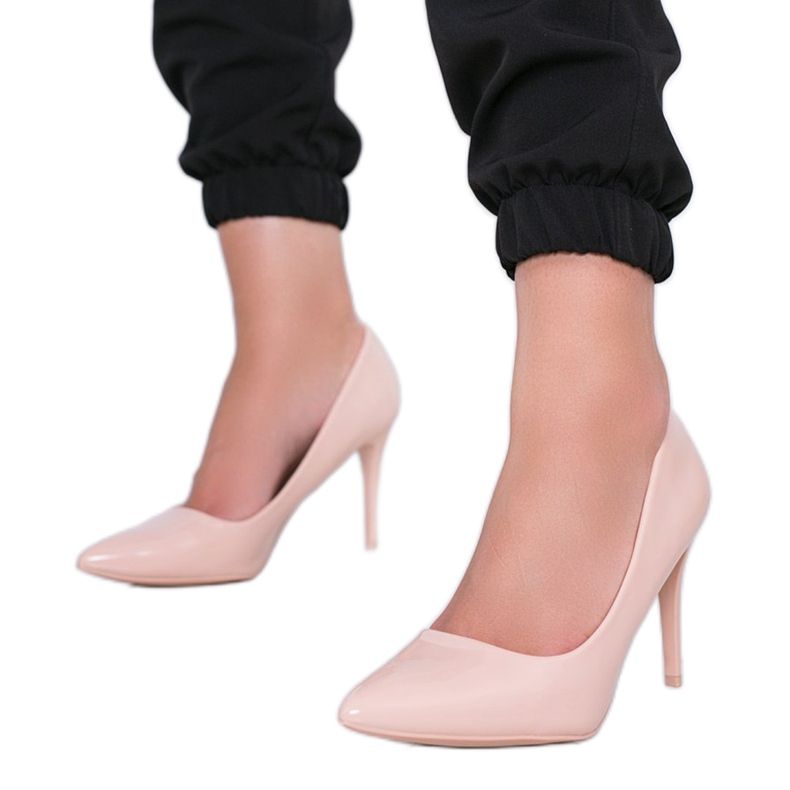 Beige lakatut Tisha -korkokengät