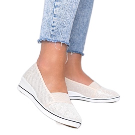 Beige kiiltävät ballerinat kiilalla Glam Star