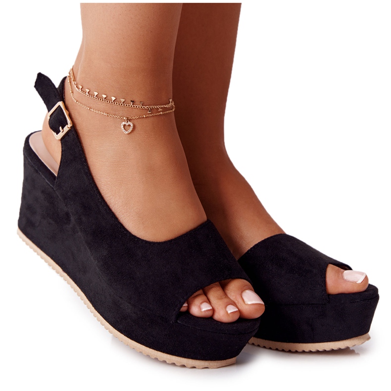 Suede Wedge Sandaalit Musta Party Time