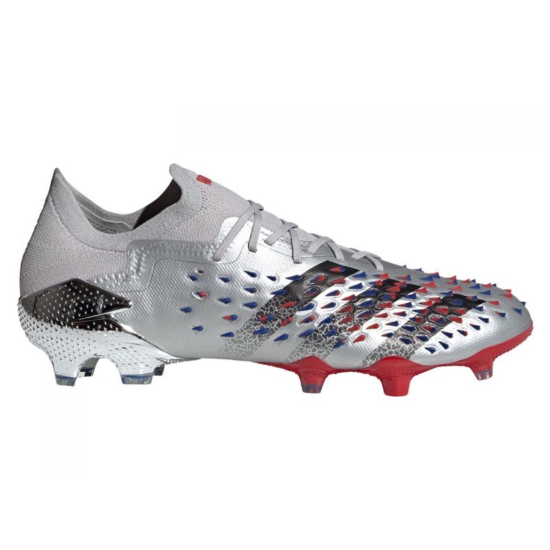 Adidas Predator Freak.1 Low Fg M FY1051 jalkapallokengät harmaa hopea