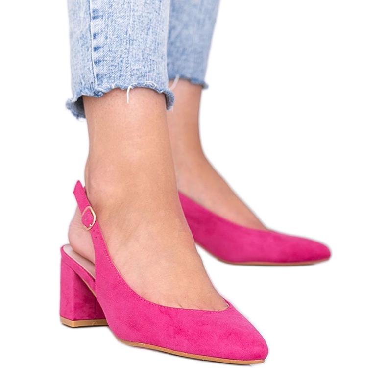 Vaaleanpunaiset pumput Petty postissa vaaleanpunainen