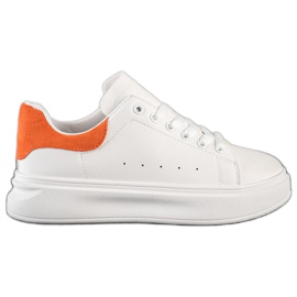 SHELOVET Valkoiset lenkkarit lavalla valkoinen