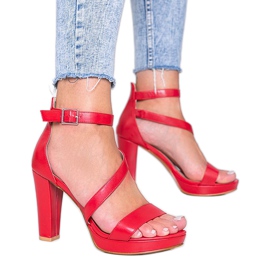 Punaiset sandaalit Got You -alustalla punainen Punaiset sandaalit Got You -alustalla punainen