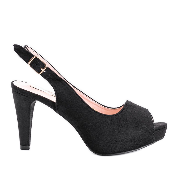 Junan mustat korkokengät