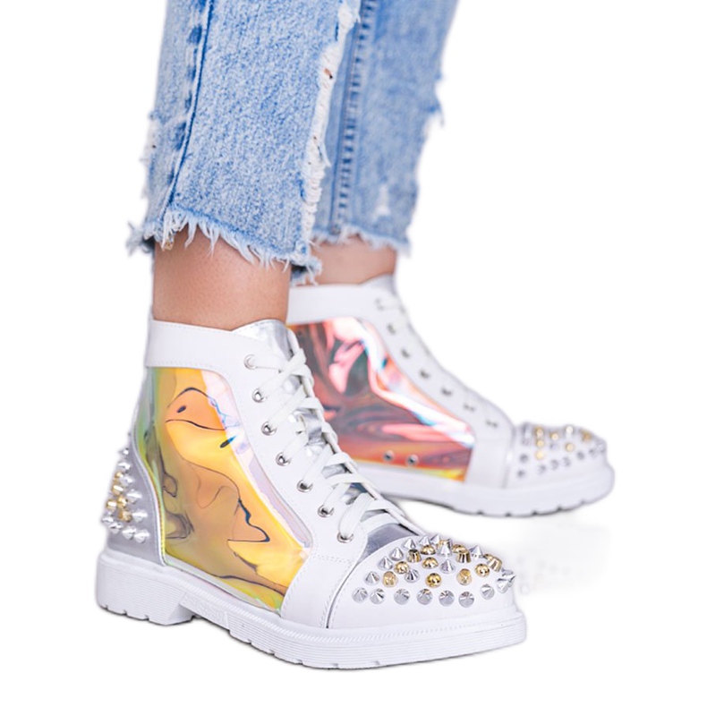 Valkoiset ja hopeiset läpinäkyvät saappaat, joissa Lea -nastat valkoinen hopea