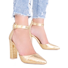 Sandaalit pylväässä Glamour-krokotiilin iho-aiheisena kultainen