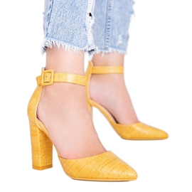 Sinappi pumppaa pylvääseen Glamour -krokotiilikuorikuviossa keltainen