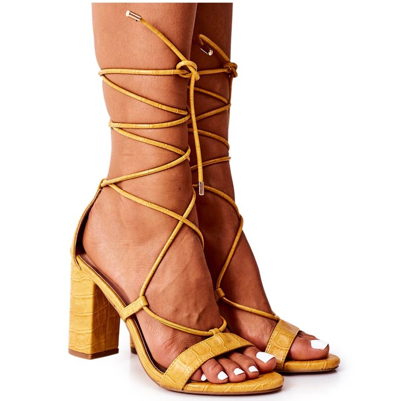 PS1 Sidotut sandaalit keltaisella Catwalk -baarilla keltainen PS1 Sidotut sandaalit keltaisella Catwalk -baarilla keltainen