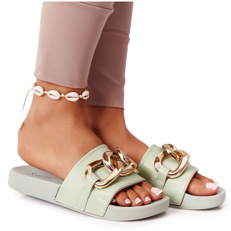 PS1 Yhden hetken kumitossut, joissa ketju vaaleanvihreä