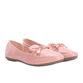 Vaaleanpunaiset mokkasiinit Miriamin krokotiilikuorikuviossa vaaleanpunainen