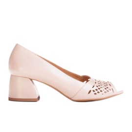 Marco Shoes Beige pumput, joissa on rei'itetty etuosa