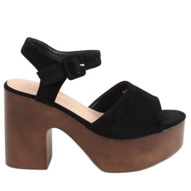 Mustat sandaalit tukkivat F8201 Musta