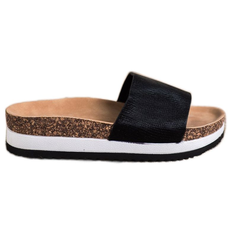 Kayla Tossut alustalla musta