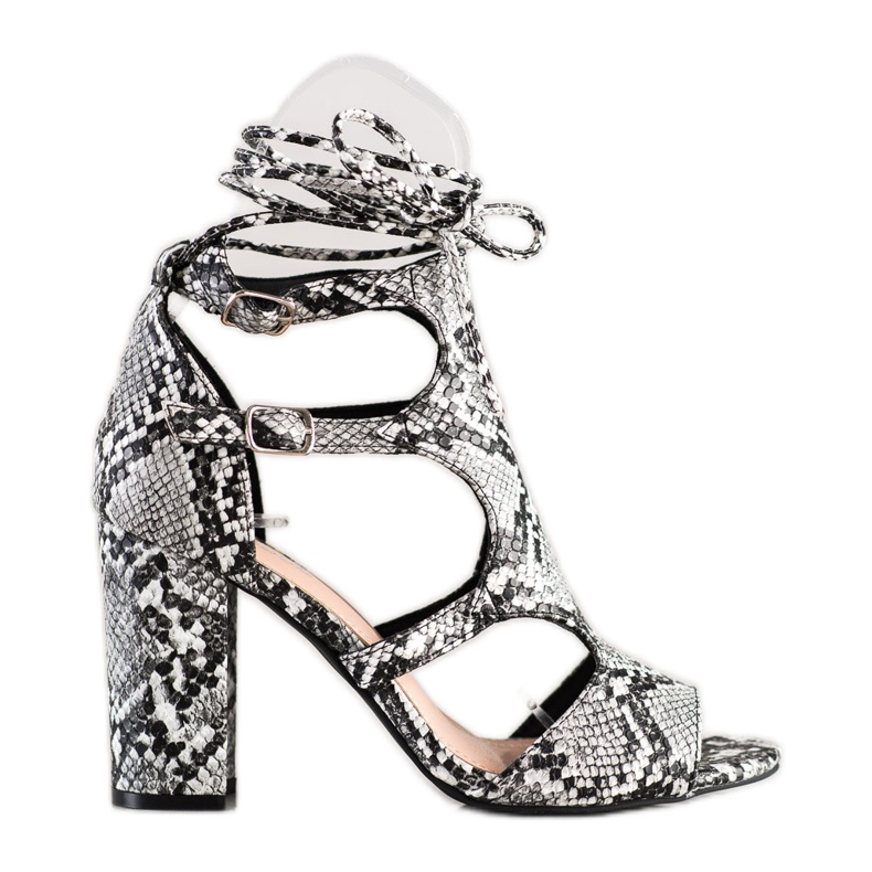 Bestelle Suljettavat sandaalit, joissa sitova musta