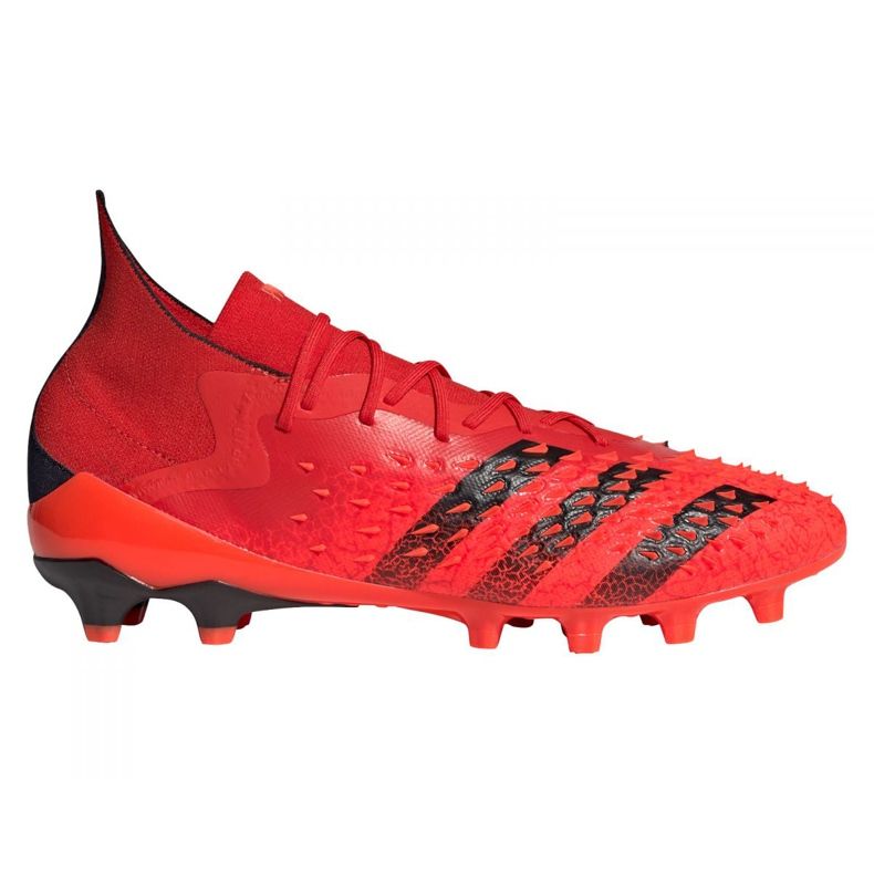 Adidas Predator Freak.1 Ag M FY6253 jalkapallokengät punainen punainen