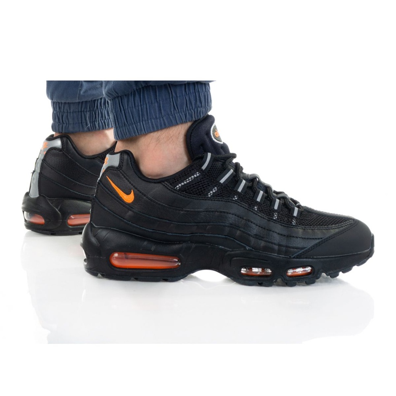 Nike Air Max 95 Ess M DJ6884-001 kengät musta