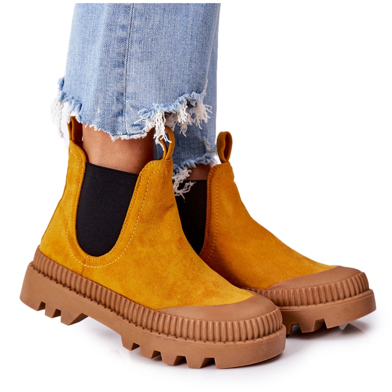 Mulanka Keltaisen alustan mokkatyöntekijät tulevat kanssani keltainen