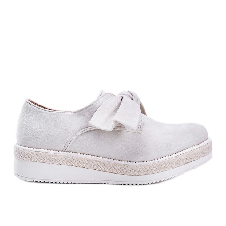 Beige kengät paksulla Sindri -pohjalla