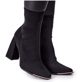 Saappaat mustan elastisen kankaan Wow -tehosteessa