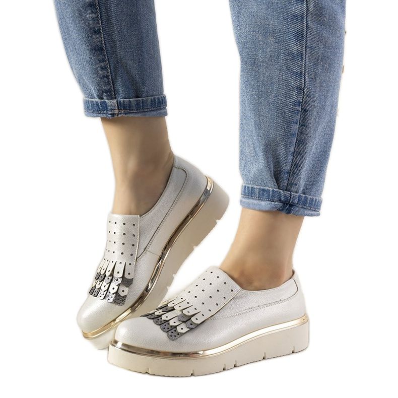 Liukuvat hopeakengät GF-FD9-nastoilla valkoinen