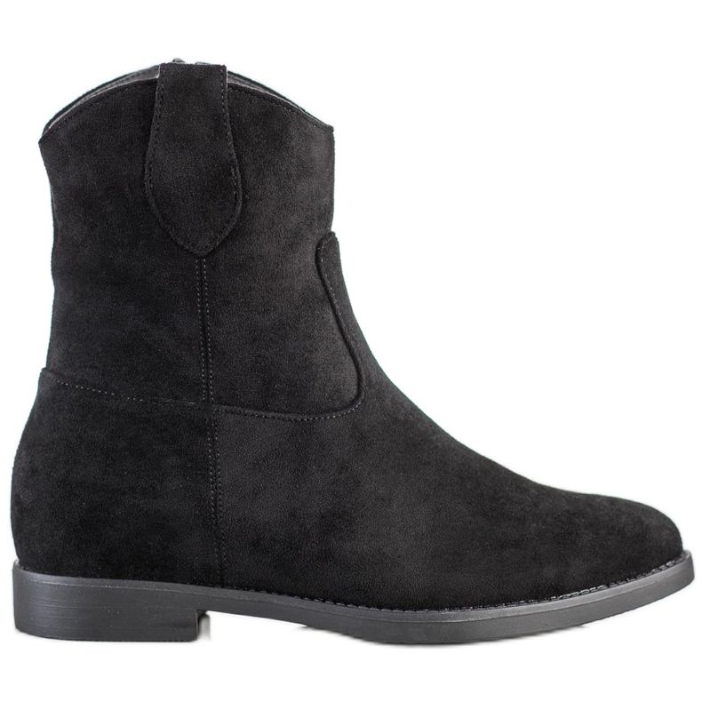 J. Star Musta Cowgirls Kiilalla