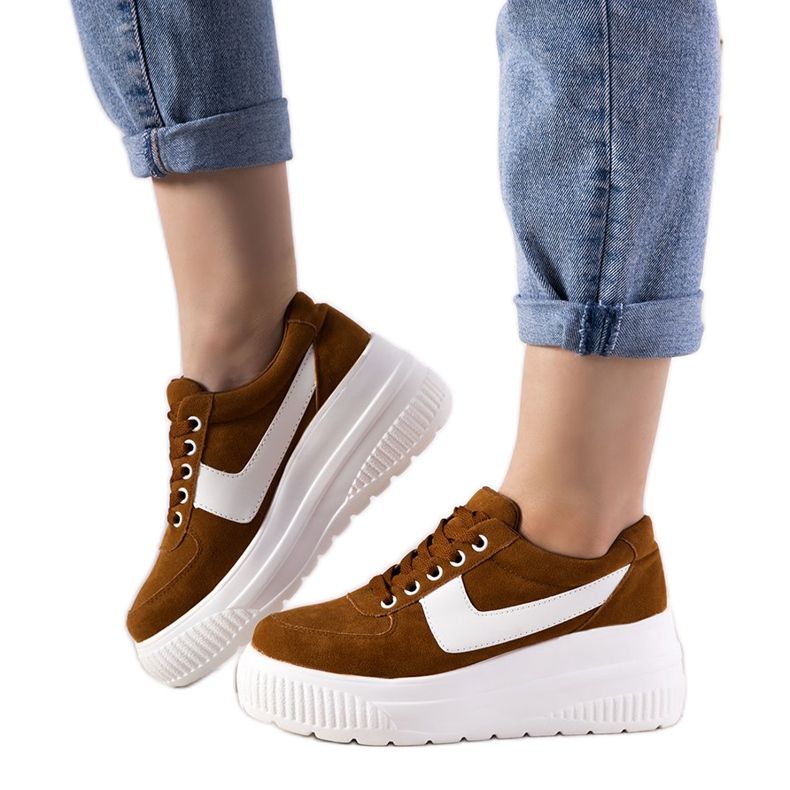 Ruskeat urheilukengät, joissa on korkea Chillout -pohja