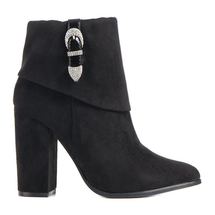 Mustat tyylikkäät saappaat Esgle -pylväässä