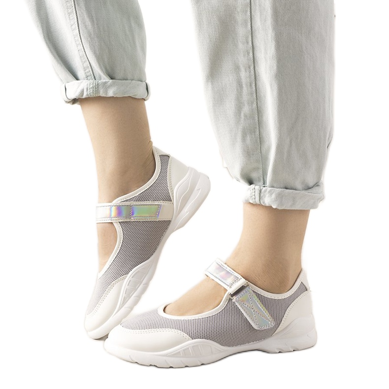 Harmaat ja valkoiset lenkkarit holografisella Melania -insertillä valkoinen