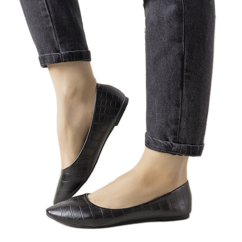 BM Mustat ballerinat Camilian krokotiilikuorikuviossa